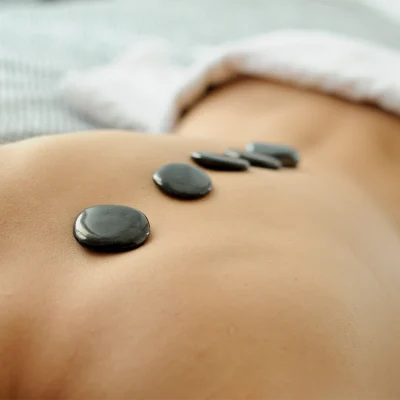 Oczyszcza organizm z toksyn, niweluje negatywne skutki stresu, pozwala się odprężyć i wyciszyć, a dodatkowo ma zbawienny wpływ na skórę.